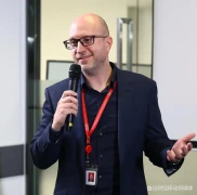 独家专访捷信消费金融董事长Vladimir Nyc：将ESG战略植根于企业运营DNA