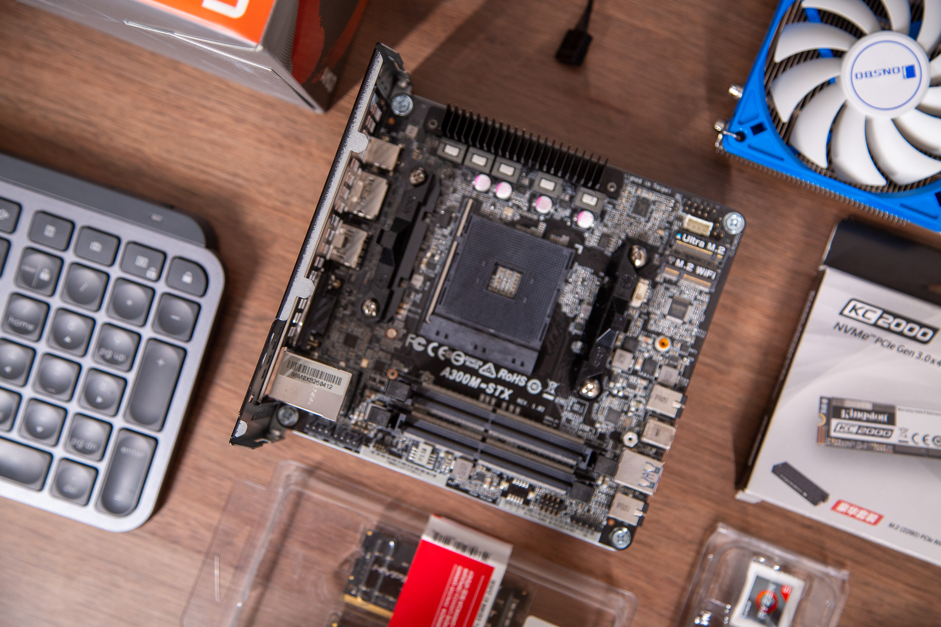 炒股专用电脑6屏_炒股用屏幕_多屏炒股电脑