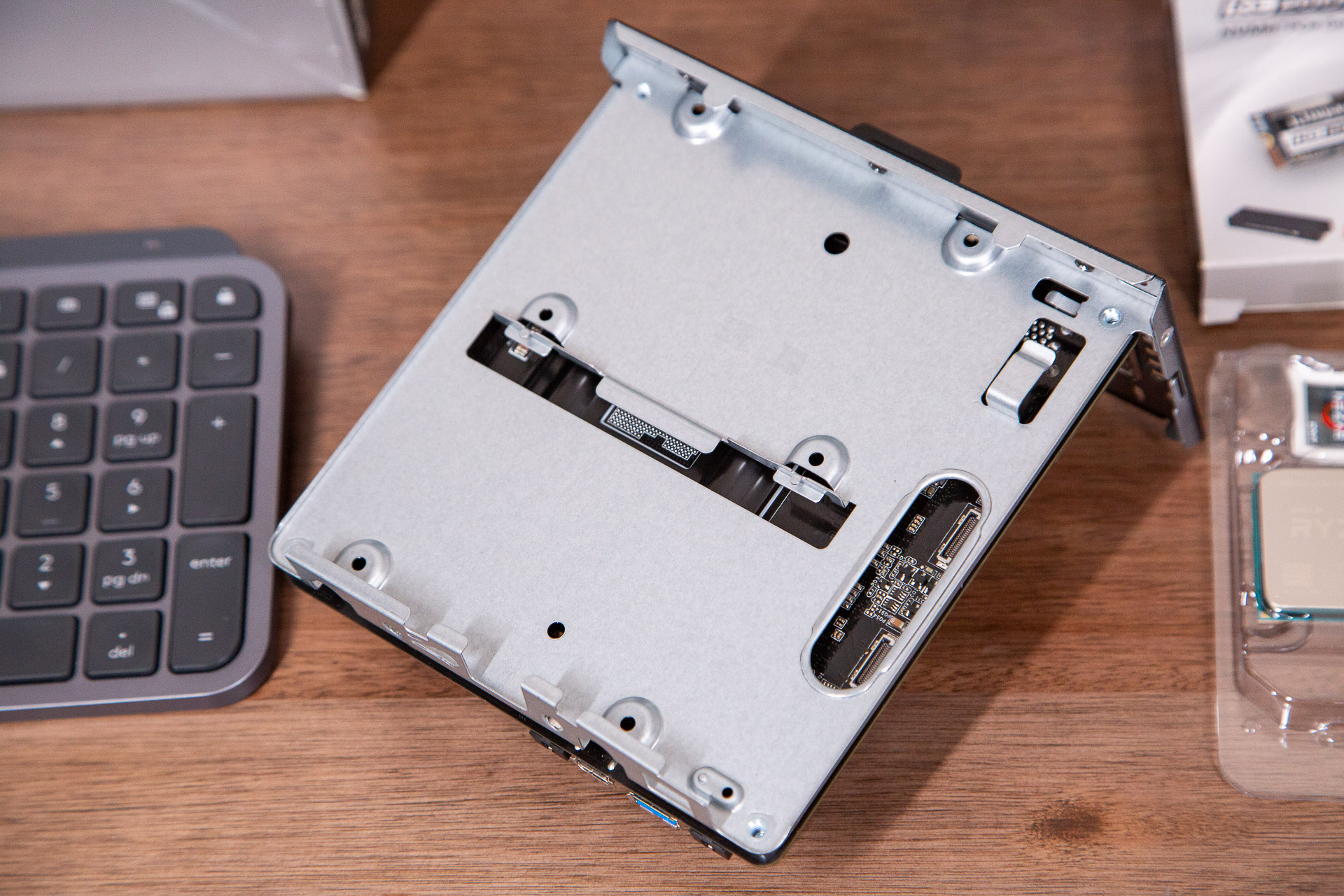 炒股用屏幕_炒股专用电脑6屏_多屏炒股电脑