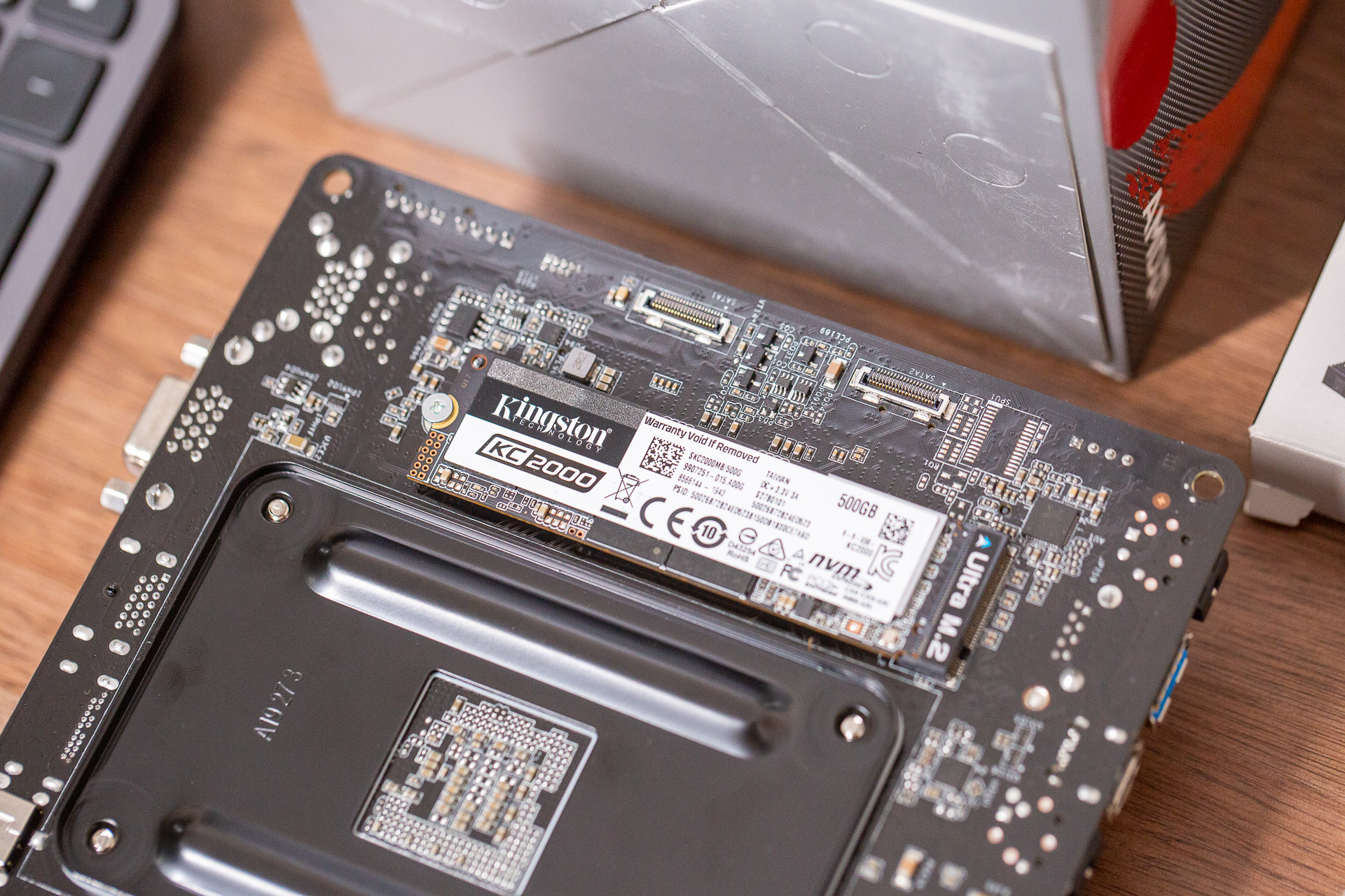 多屏炒股电脑_炒股专用电脑6屏_炒股用屏幕