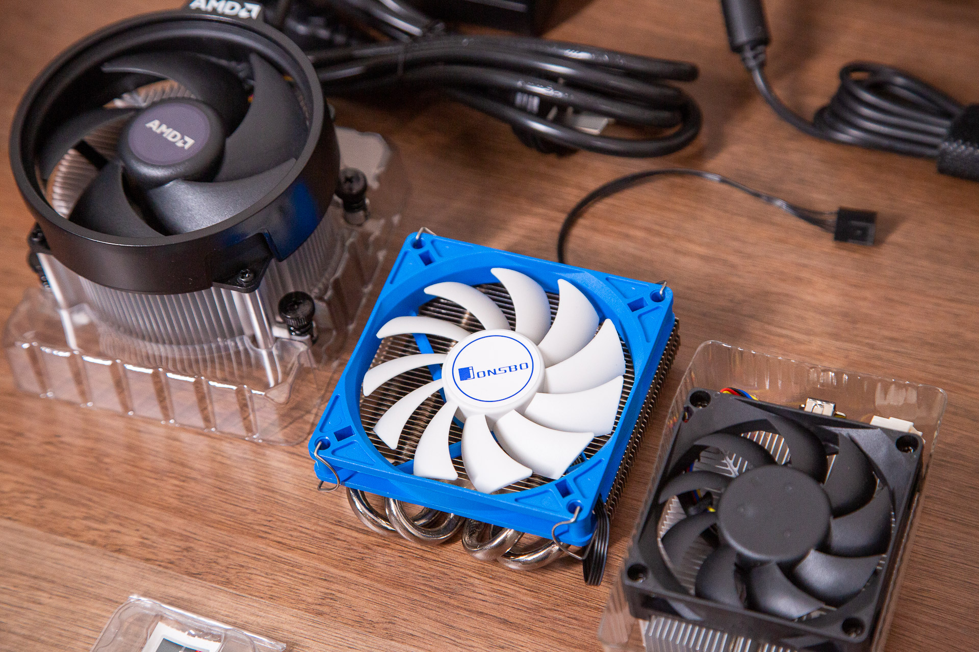 炒股专用电脑6屏_多屏炒股电脑_炒股用屏幕