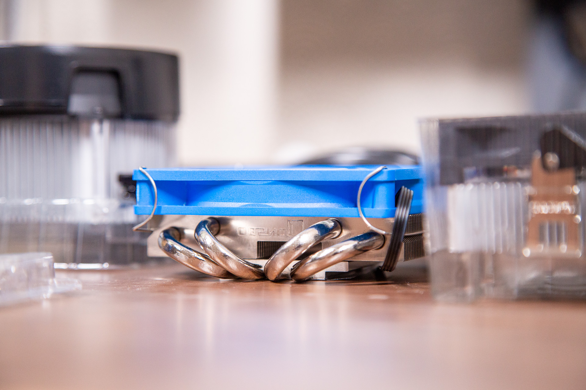 炒股专用电脑6屏_炒股用屏幕_多屏炒股电脑