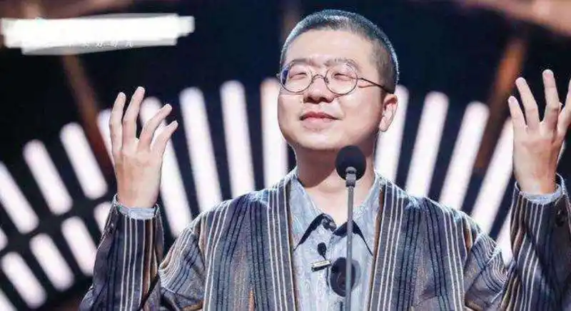 王自健 脱口秀 炒股_王自健脱口秀发展历程_李诞喜剧演员转型