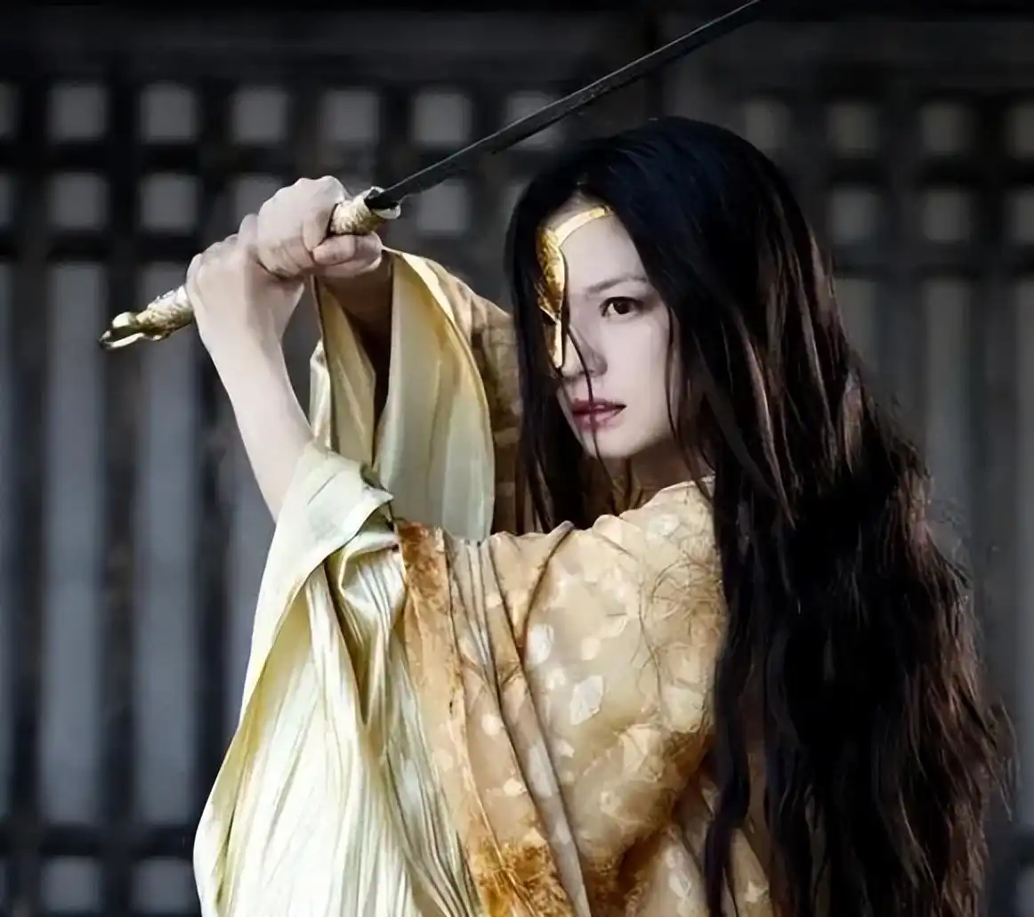 赵薇海外家族信托 赖账风波 财富转移_赵薇法院冻结股份 赖账躲债 商业操作_赵薇炒股赔钱