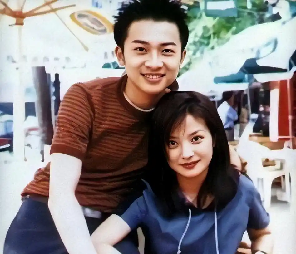 赵薇海外家族信托 赖账风波 财富转移_赵薇炒股赔钱_赵薇法院冻结股份 赖账躲债 商业操作